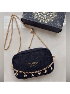 Blue beautèTweed Chain Crossbody Bag